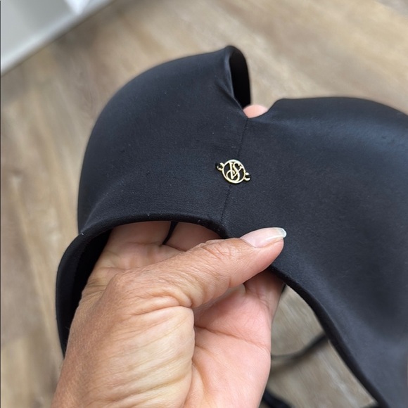 Victoria's Secret Size 36DD Black Bra Seamless Adjustable - Picture 5 of 9